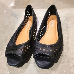 NWOT American Eagle Open Toe Slip-ons